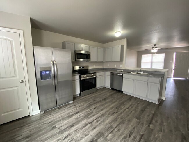 Foto del edificio - Beautiful 3bed/2bath Home