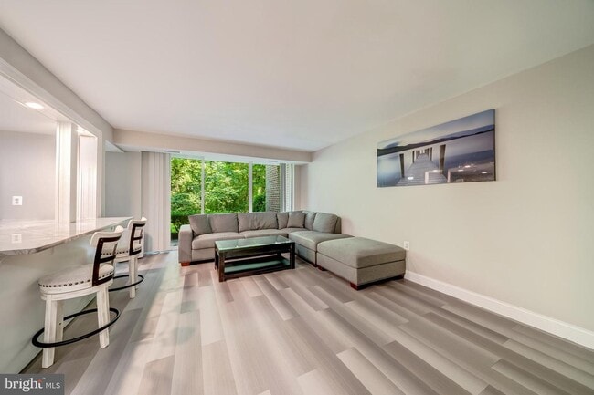 Building Photo - 1429 Northgate Square