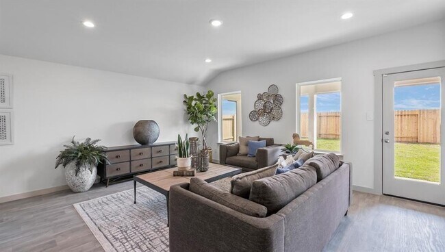 Building Photo - 7515 Lodge Ln