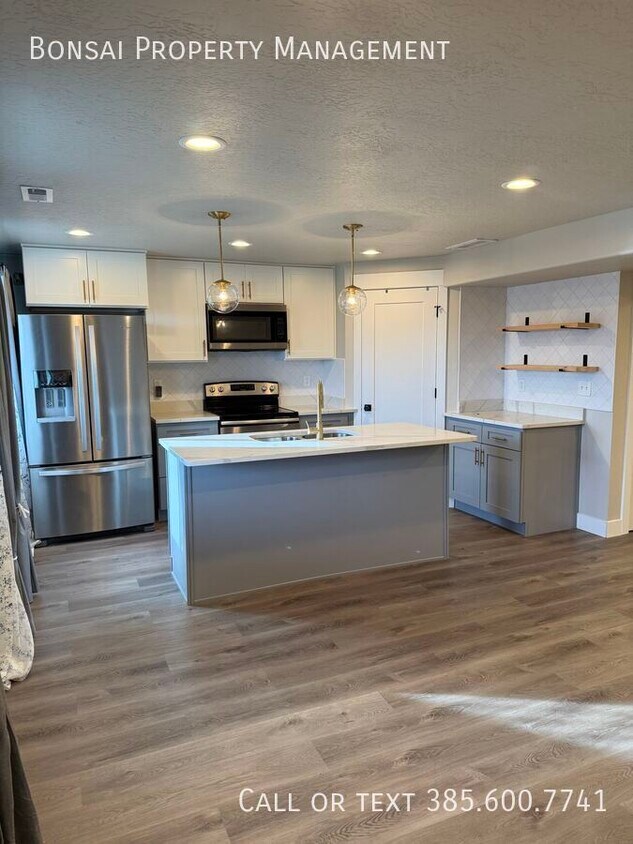 Foto principal - 1489 W Stone Gate Dr