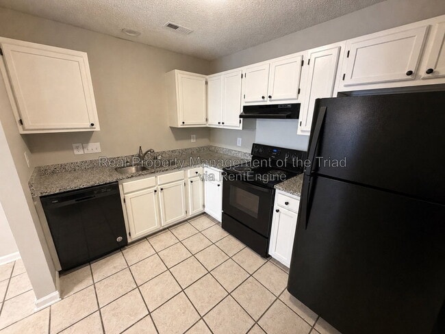 Building Photo - 6907 Cedar Bend Ct