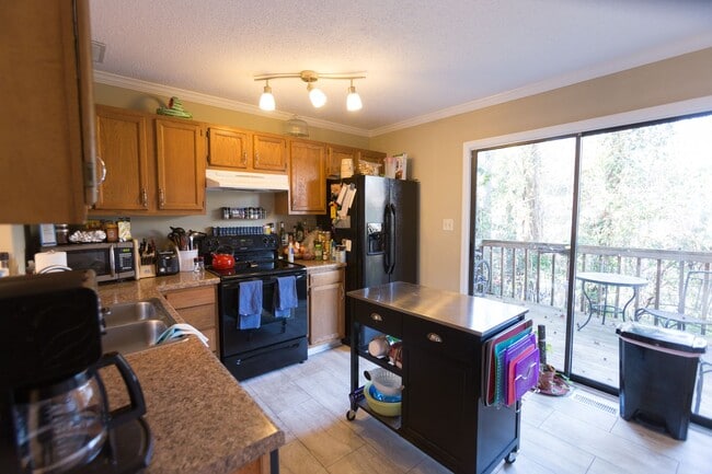 Foto del edificio - 2 BR Townhouse