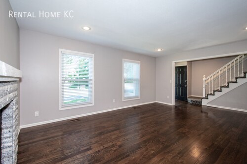 Building Photo - Totally remodeled 2-story home w/Finished ...