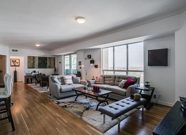 Foto del edificio - 3401 Lee Pkwy