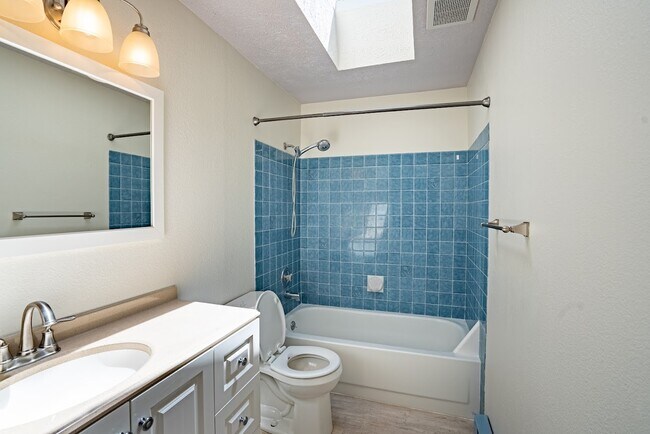 Foto del edificio - 3328 E 34th Ave