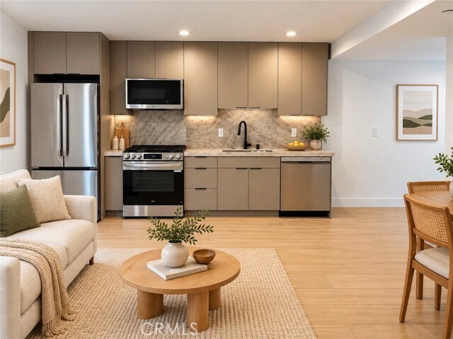 Foto del edificio - 12818 Bloomfield St