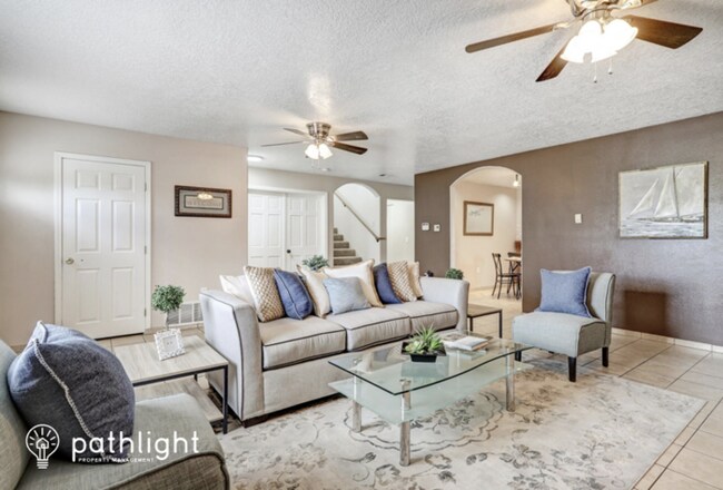 Building Photo - 412 Hannett Avenue NE, Albuquerque, NM, 87102