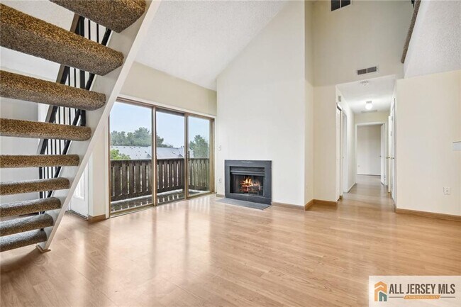 Building Photo - 1607 Aspen Dr