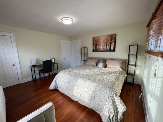 Photo - 2300 S Overlook Rd Apartment