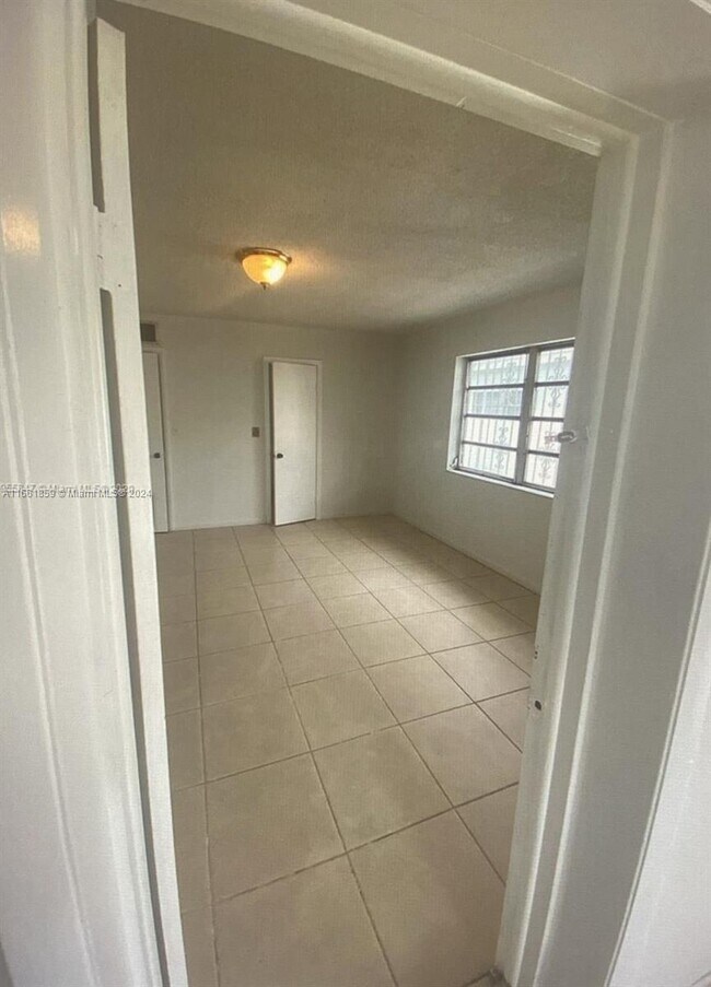 Foto del edificio - 526 SW 64th Ave