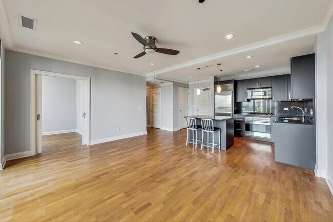 Foto del edificio - 10 E Delaware Pl
