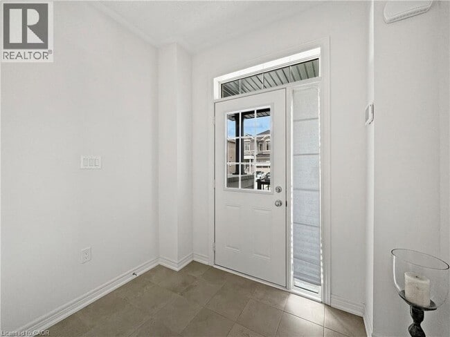 Building Photo - 82 Gledhill Crescent
