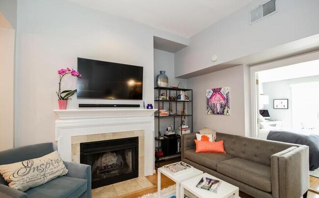 Foto del edificio - 1714 Swann St NW