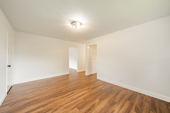 Building Photo - 7847 Southfield Dr
