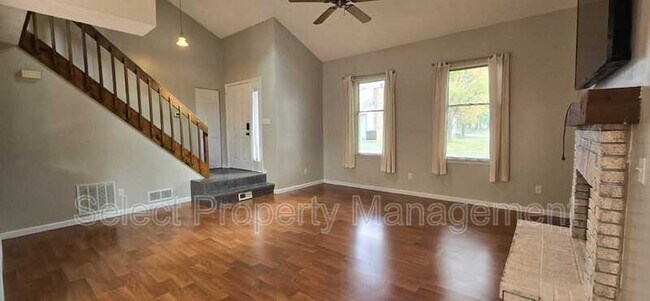 Building Photo - 5006 Pinebrook Dr