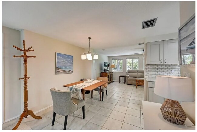 Foto del edificio - 646 Circlewood Dr