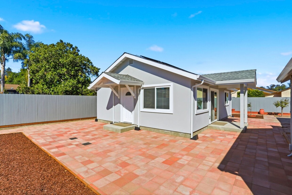 Foto principal - Just Built Two Bedroom Property!