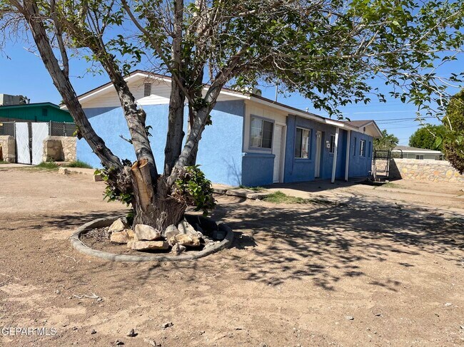 Foto del edificio - 5330 Delta Dr