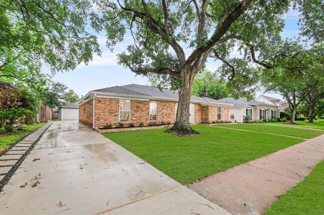 Building Photo - 5834 Queensloch Dr