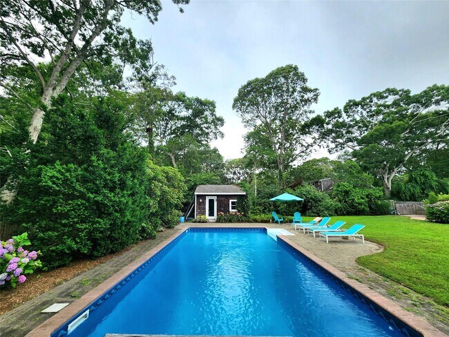 Foto del edificio - 122 Lewis Rd
