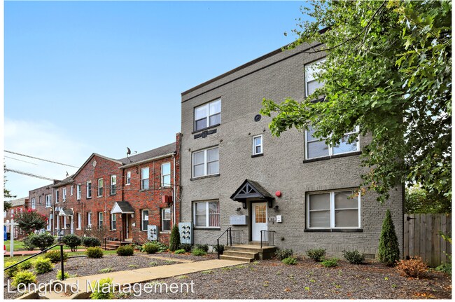 Building Photo - 709 Irving St NE