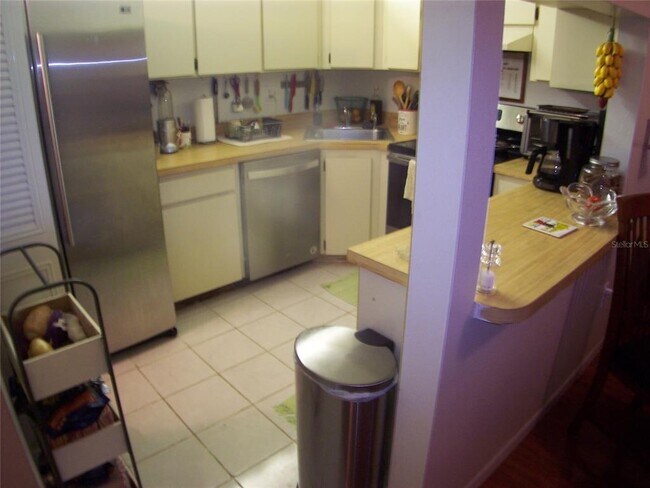 Building Photo - 1281 Pine Ridge Cir E