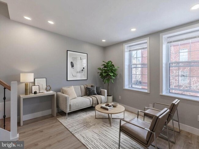 Building Photo - 672 N 19th St