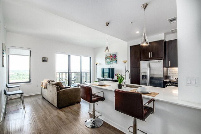 Foto del edificio - 2002 Holcombe Blvd