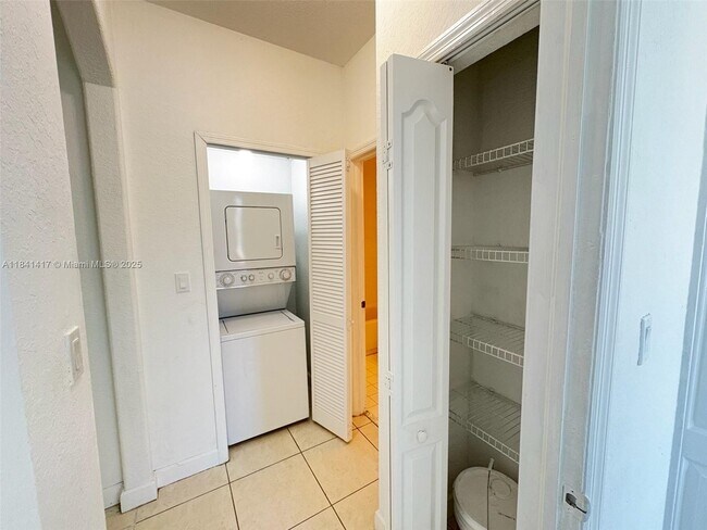 Foto del edificio - 2460 SE 16th Terrace