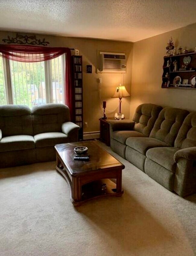 Foto del edificio - 3289 Acushnet Ave