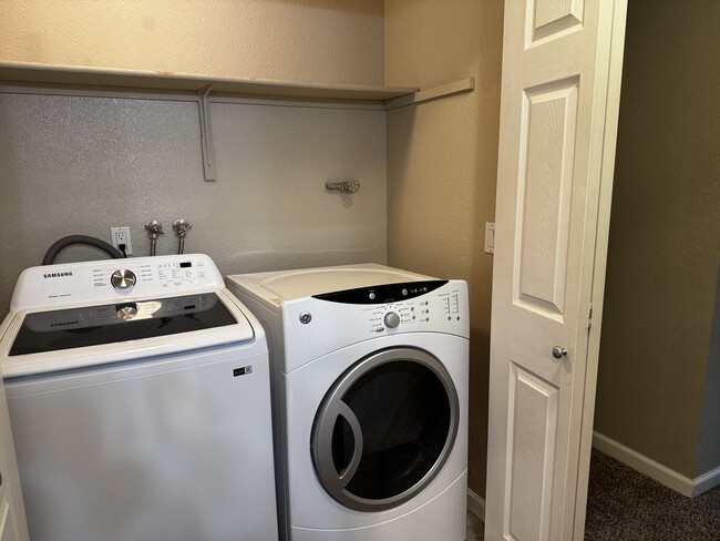 Building Photo - 9530 SW 146th Ter