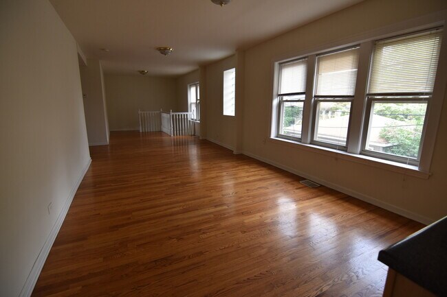 Foto del edificio - 1746 W North Shore Ave