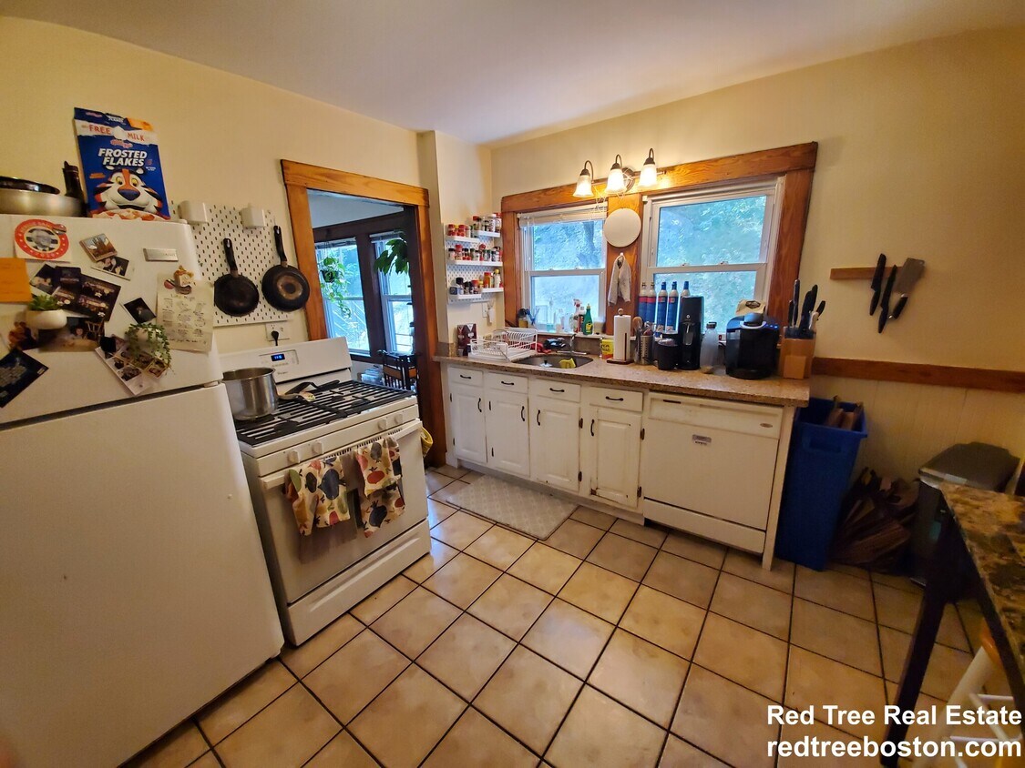 Foto principal - 112 Colborne Rd