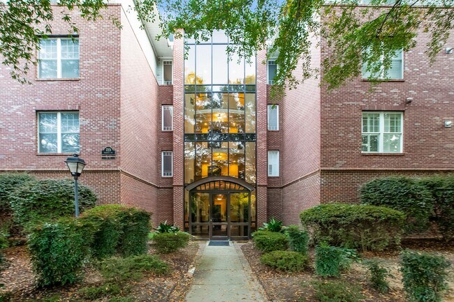 Foto del edificio - Live in the Heart of Historic Dilworth – W...