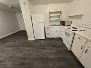 Building Photo - 228 Varnes Ln