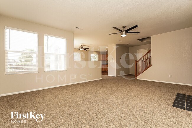 Foto del edificio - 783 Willow Dr