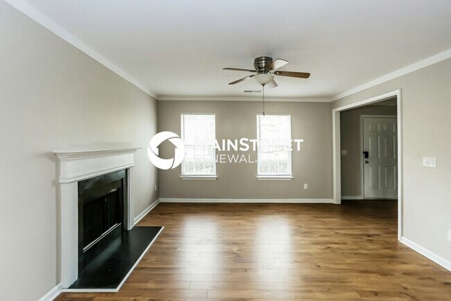 Building Photo - 4 Bedroom Pet-Friendly Home in CHARLOTTE, NC with Main Street Renewal