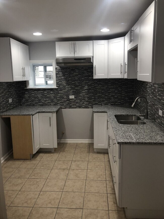 Foto del edificio - 3302 S Hamilton Ave