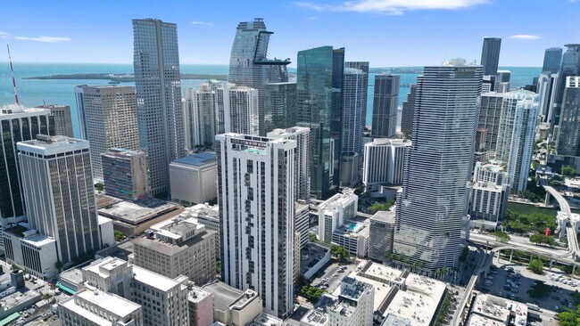 Foto del edificio - 151 SE 1st St