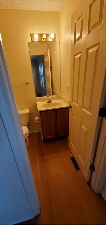 Foto del edificio - 1412 Ritchie Ct