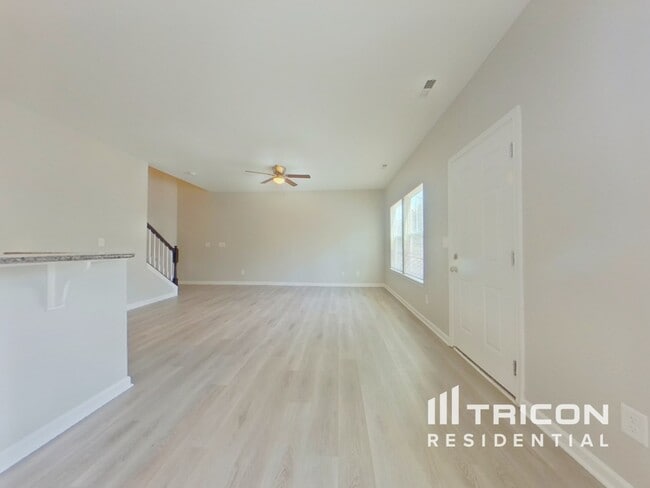 Building Photo - 240 Chesterbrook Ln