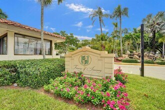 Building Photo - 4222 Inverrary Blvd