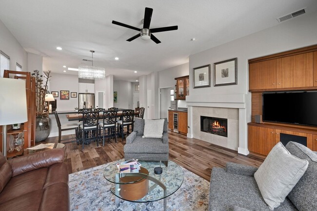 Building Photo - 105 N Kavenish Dr