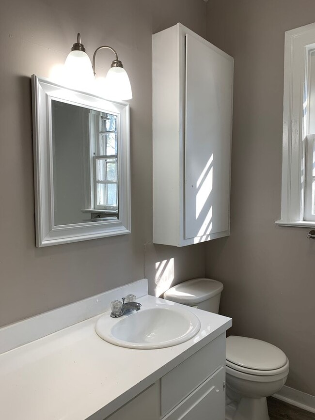 Building Photo - 4 Bed & 3 Bath House in Fondren | AVAILABL...