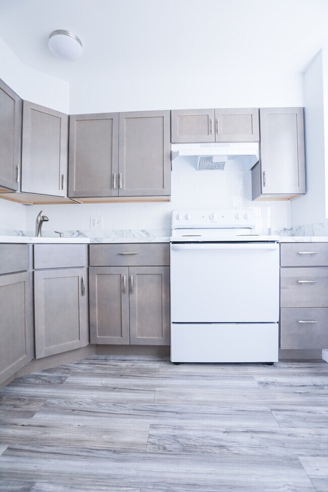 2509 24th St Unit 1, North Chicago, IL 60064 Condo for Rent in North