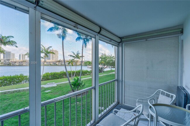 Foto del edificio - 2861 Leonard Dr