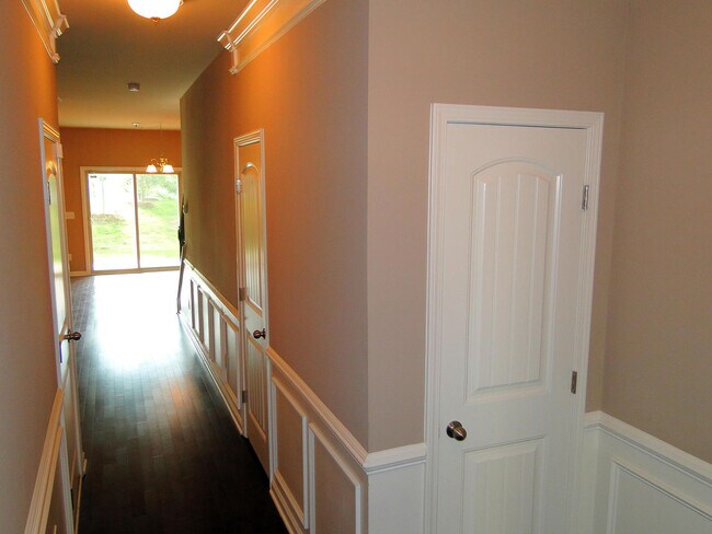 Foto del edificio - Stylish and Spacious 3 Bedroom, 2.5 Bathro...