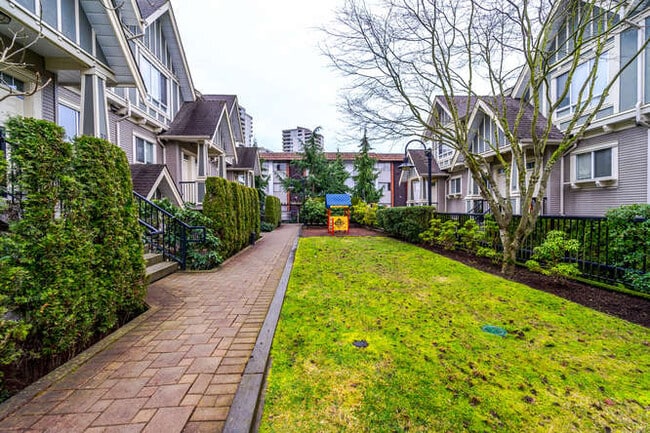 Photo du bâtiment - 4288 Sardis St