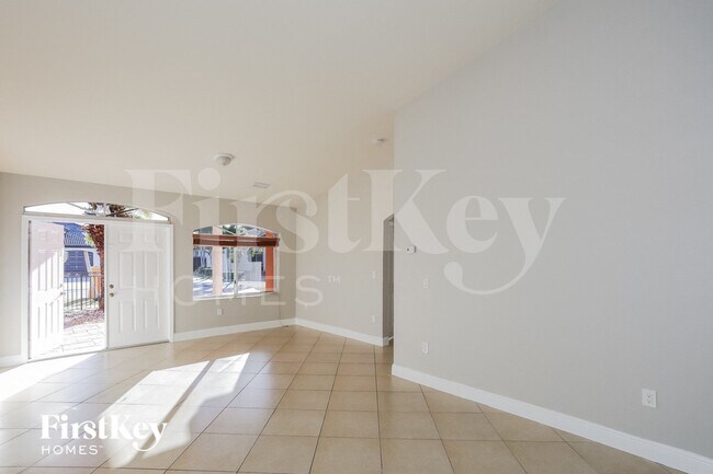 Building Photo - 3124 SW 142nd Pl
