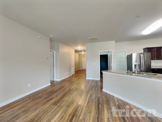 Foto del edificio - 731 Independence Ave